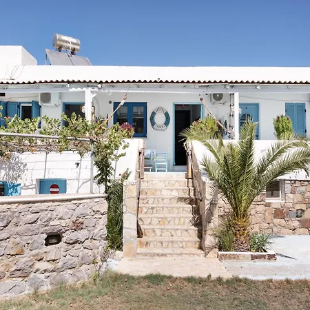 Beachfront Lampis Dolphin 3 Holiday home *