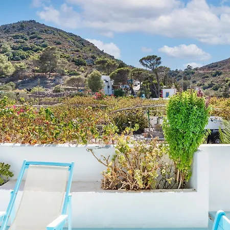 Holiday home Beachfront Lampis Dolphin 3 *