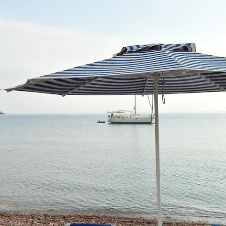 Beachfront Lampis Dolphin 3 بيت للعطل سكالا